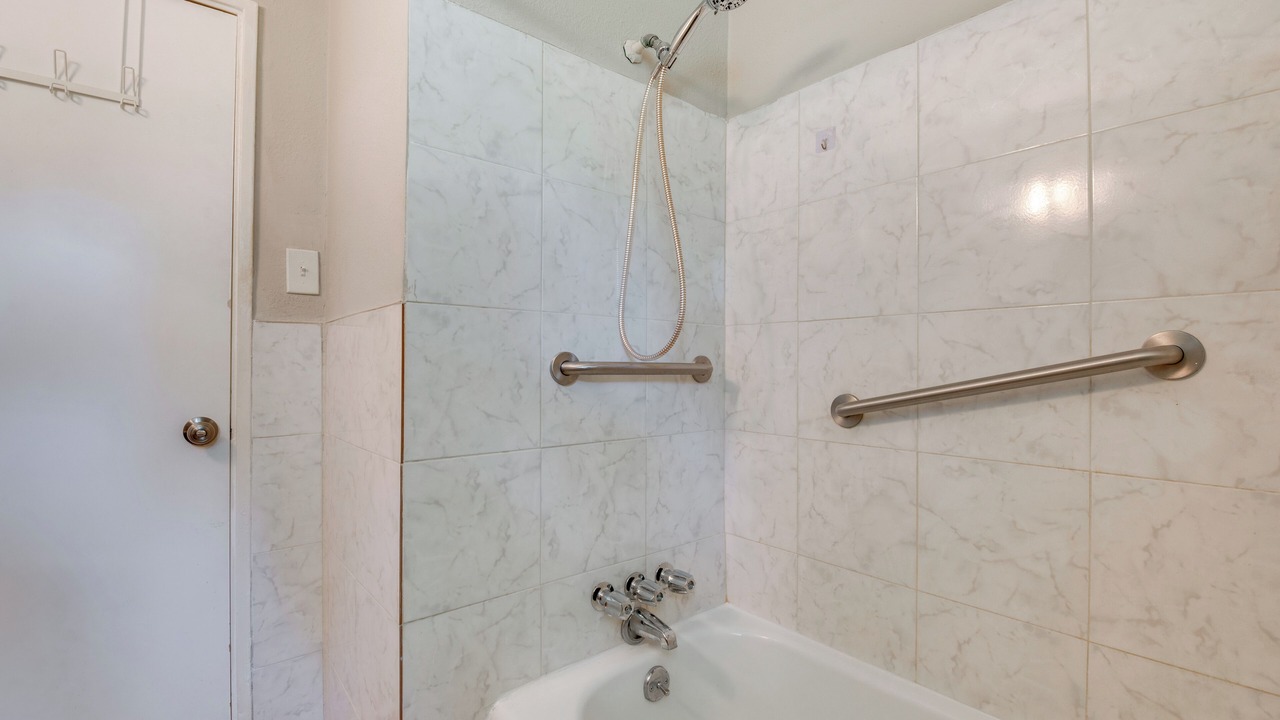 Photo of Bathroom in Gresham Park