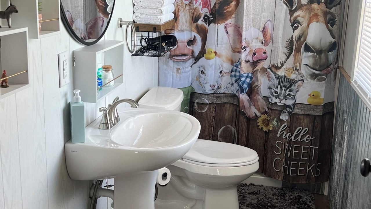 Photo of Bathroom in Groveoak