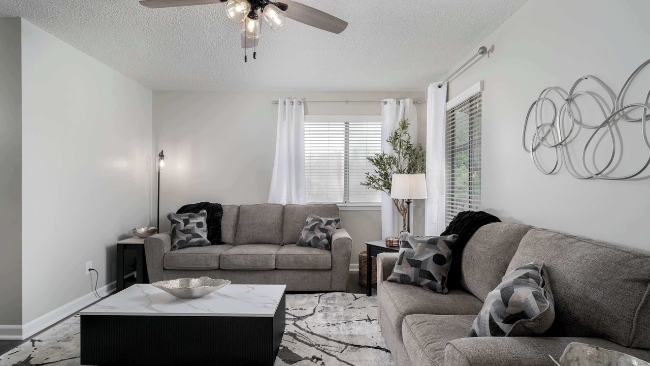 Photo of Livingroom in Northport
