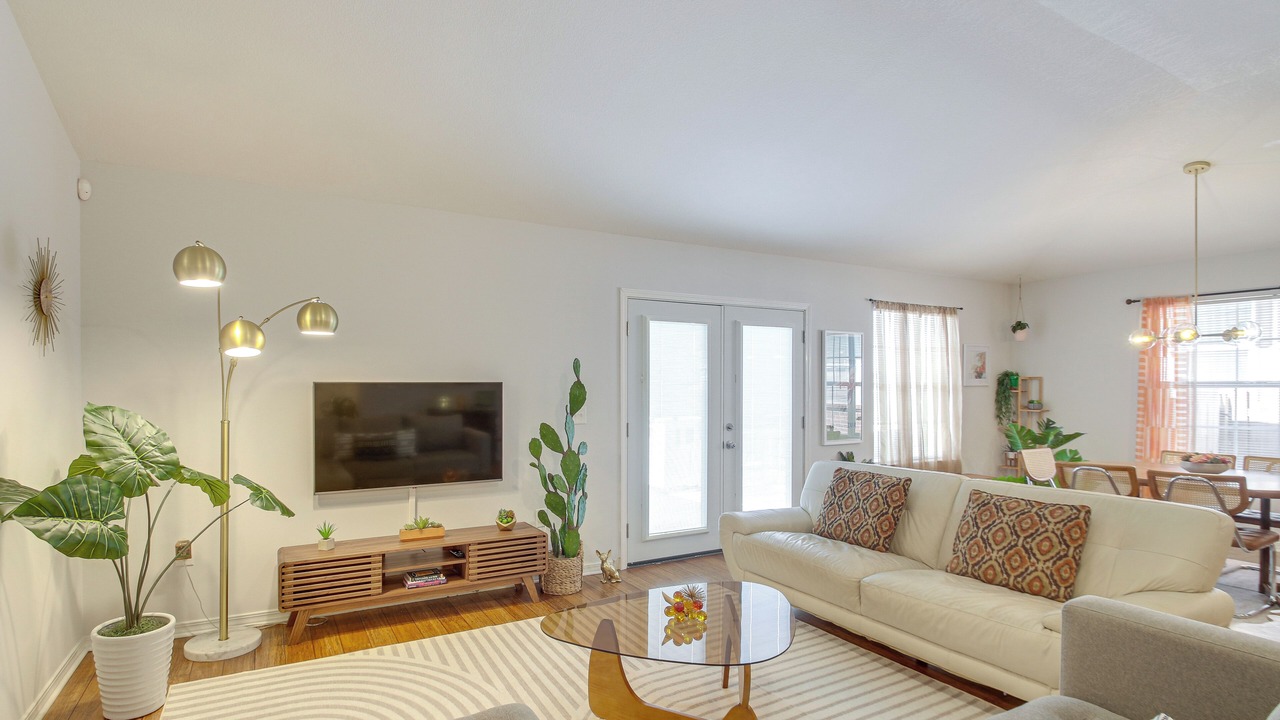 Photo of Livingroom in Milton