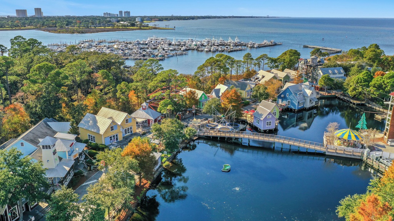Photo of Others in Baytowne Wharf