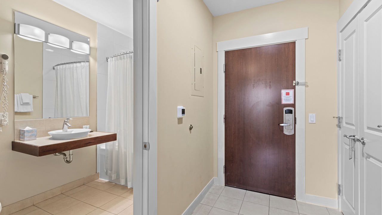 Photo of Bathroom in Baytowne Wharf