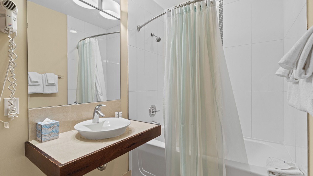 Photo of Bathroom in Baytowne Wharf