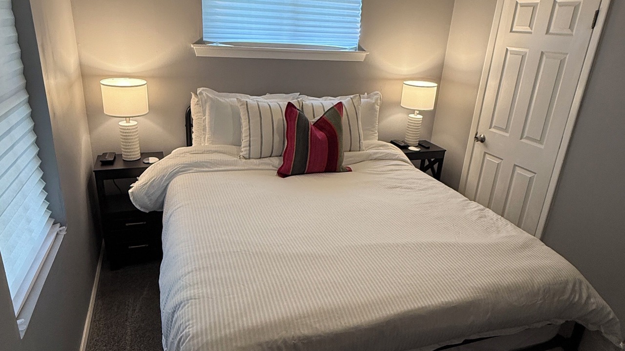Photo of Bedroom in Northport