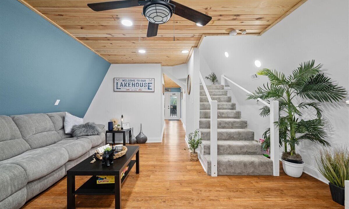 Photo of Livingroom in Putnam Hall