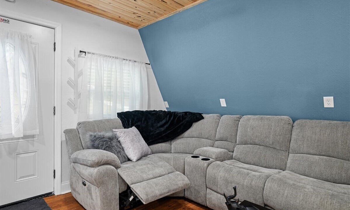Photo of Livingroom in Putnam Hall