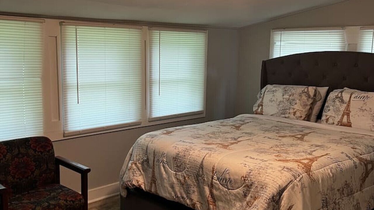 Photo of Bedroom in Wadley