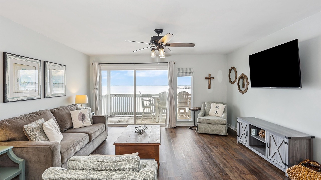 Photo of Livingroom in Innerarity Townhomes