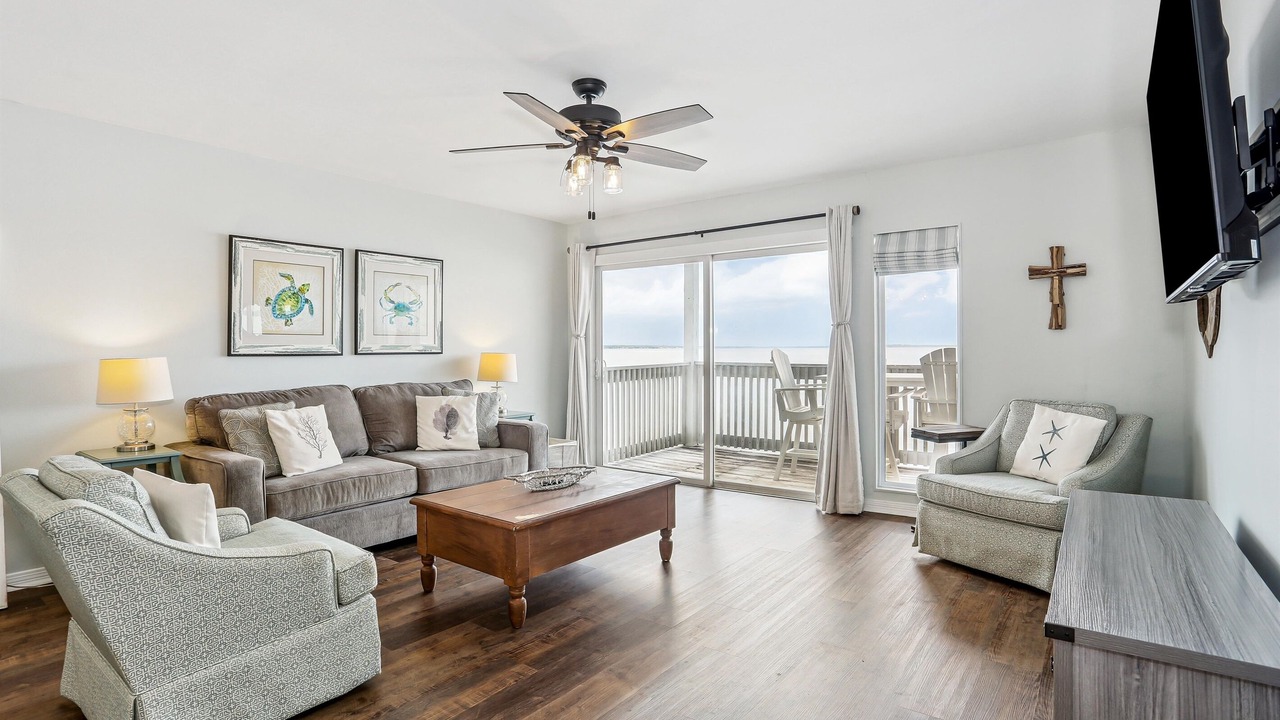 Photo of Livingroom in Innerarity Townhomes