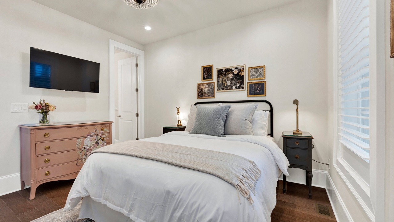 Photo of Bedroom in Hitch Village - Fred Wessels Homes