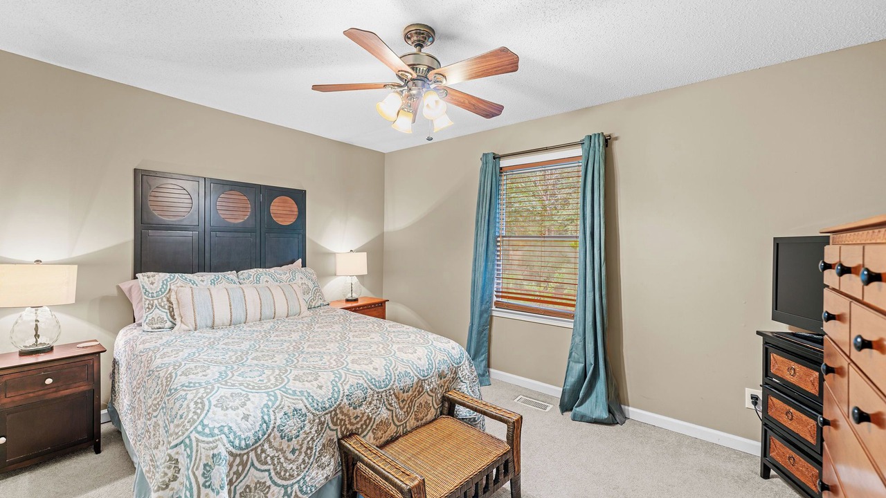 Photo of Bedroom in Northport