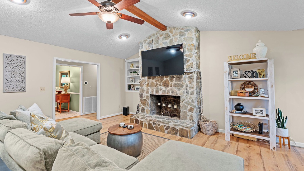 Photo of Livingroom in Northport