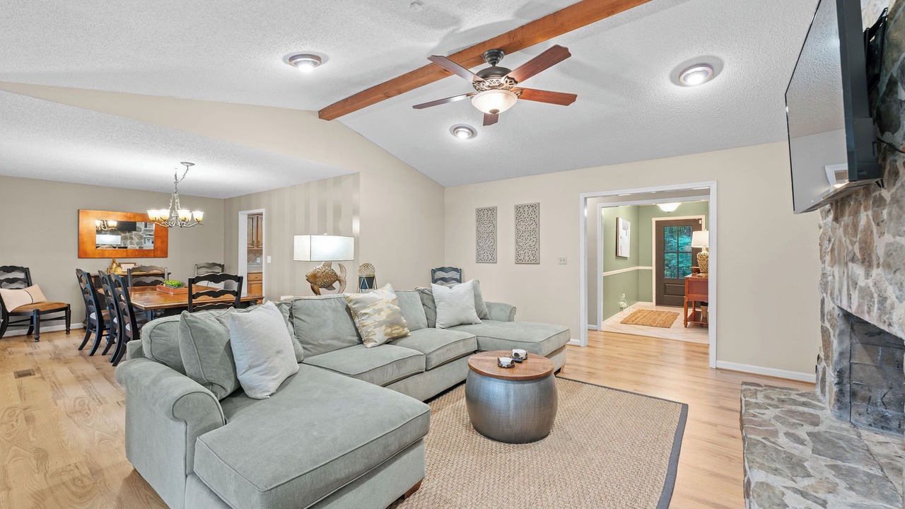 Photo of Livingroom in Northport