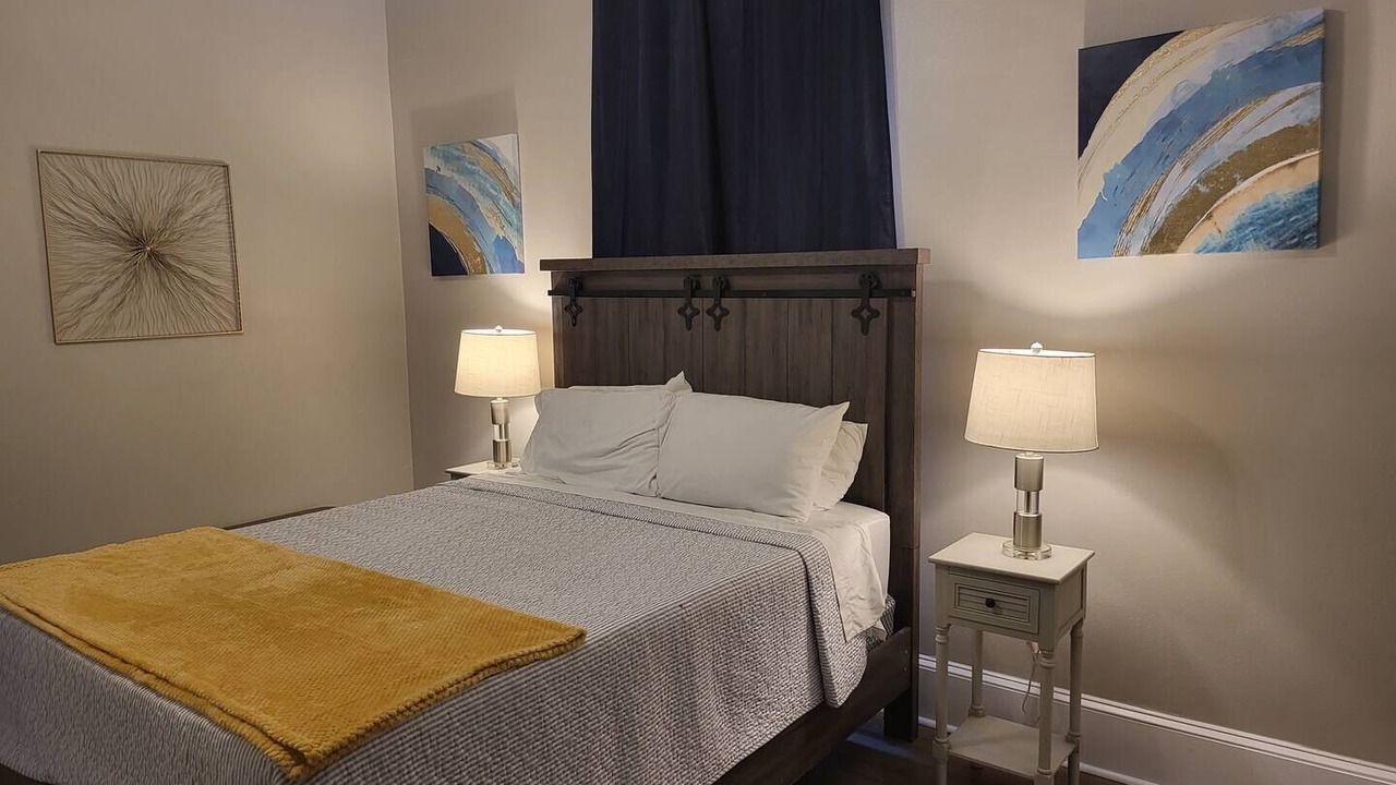 Photo of Bedroom in Mid-City