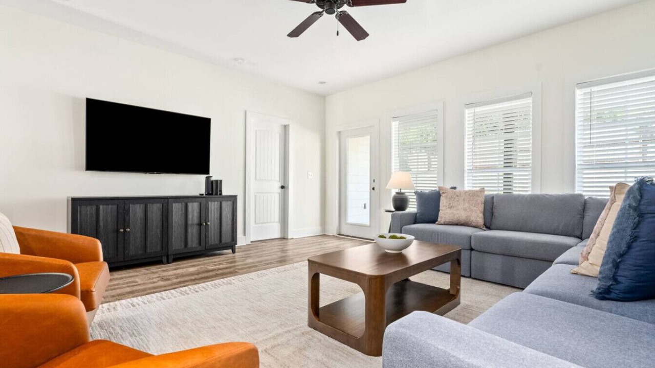 Photo of Livingroom in Auburn