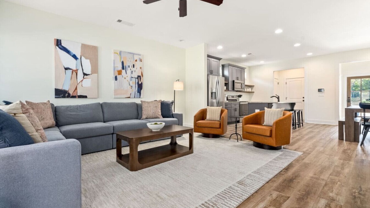 Photo of Livingroom in Auburn