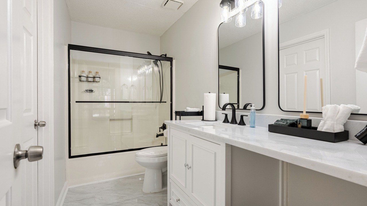 Photo of Bathroom in Mableton