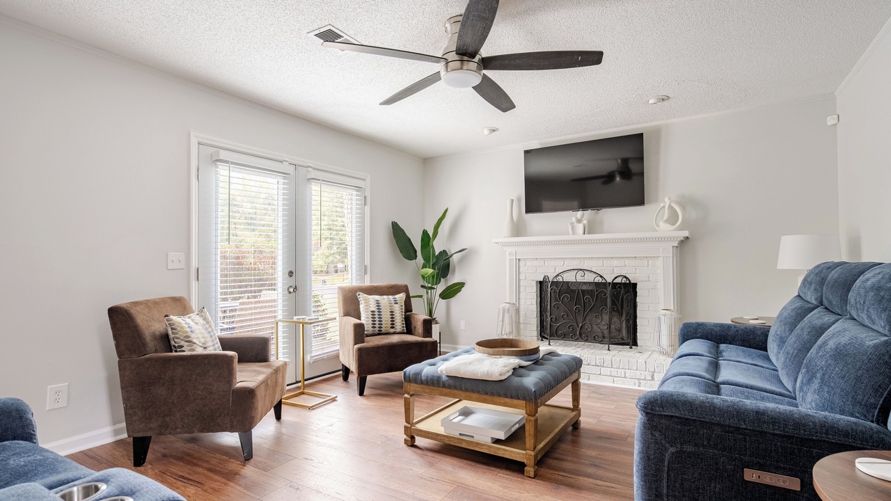 Photo of Livingroom in Mableton