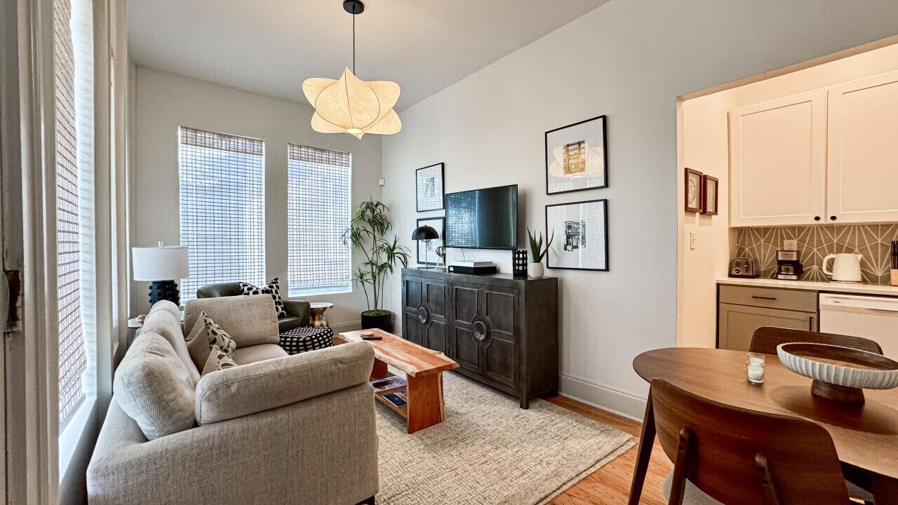 Photo of Livingroom in Midtown