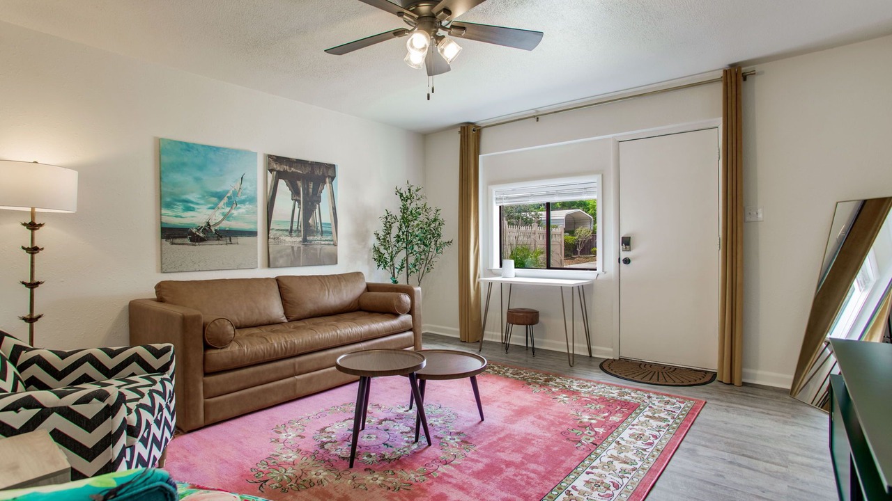 Photo of Livingroom in Ono Island
