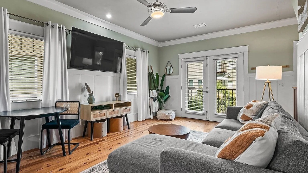 Photo of Livingroom in Carrabelle
