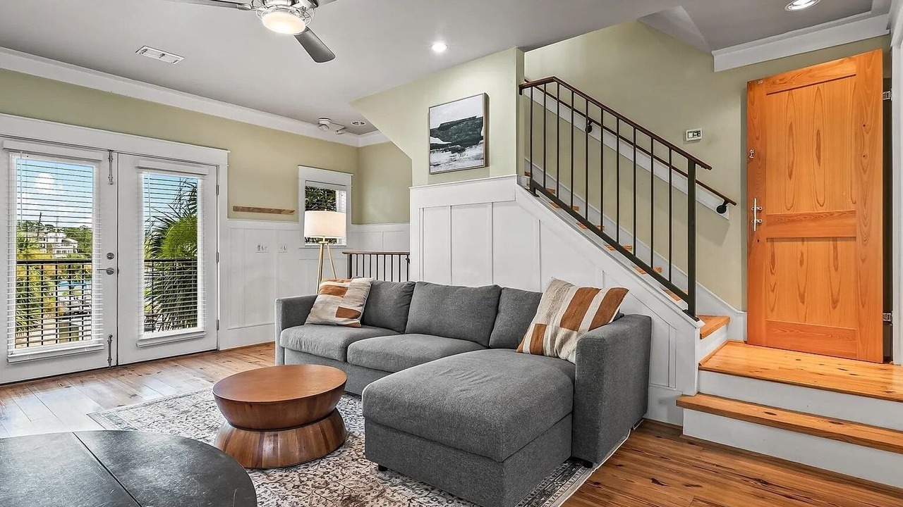 Photo of Livingroom in Carrabelle