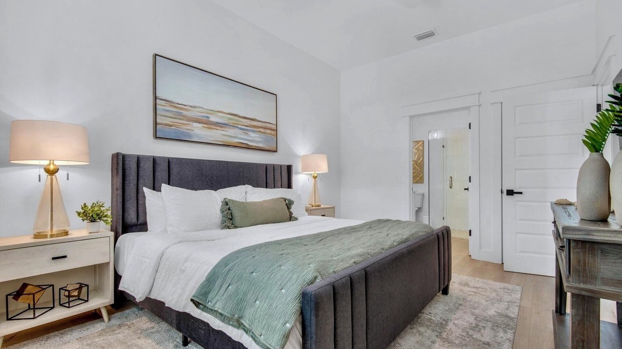 Photo of Bedroom in Miramar Beach