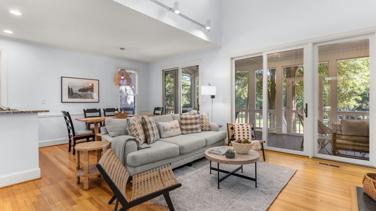 Photo of Livingroom in Eatonton