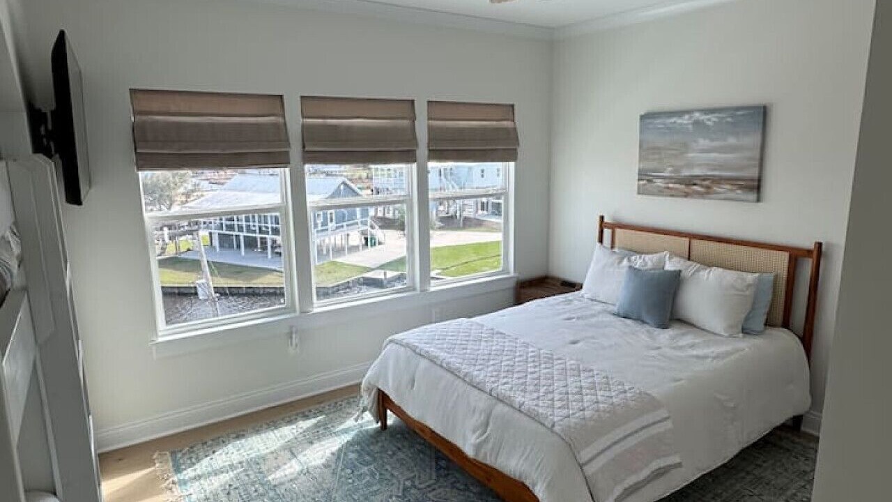 Photo of Bedroom in Shoreline Park