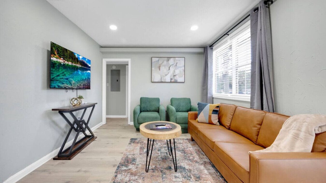 Photo of Livingroom in Jacksonville