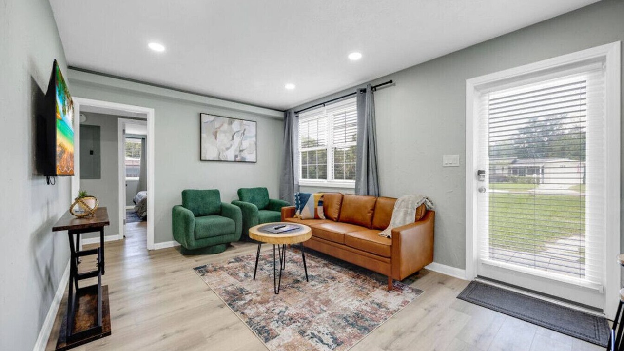 Photo of Livingroom in Jacksonville