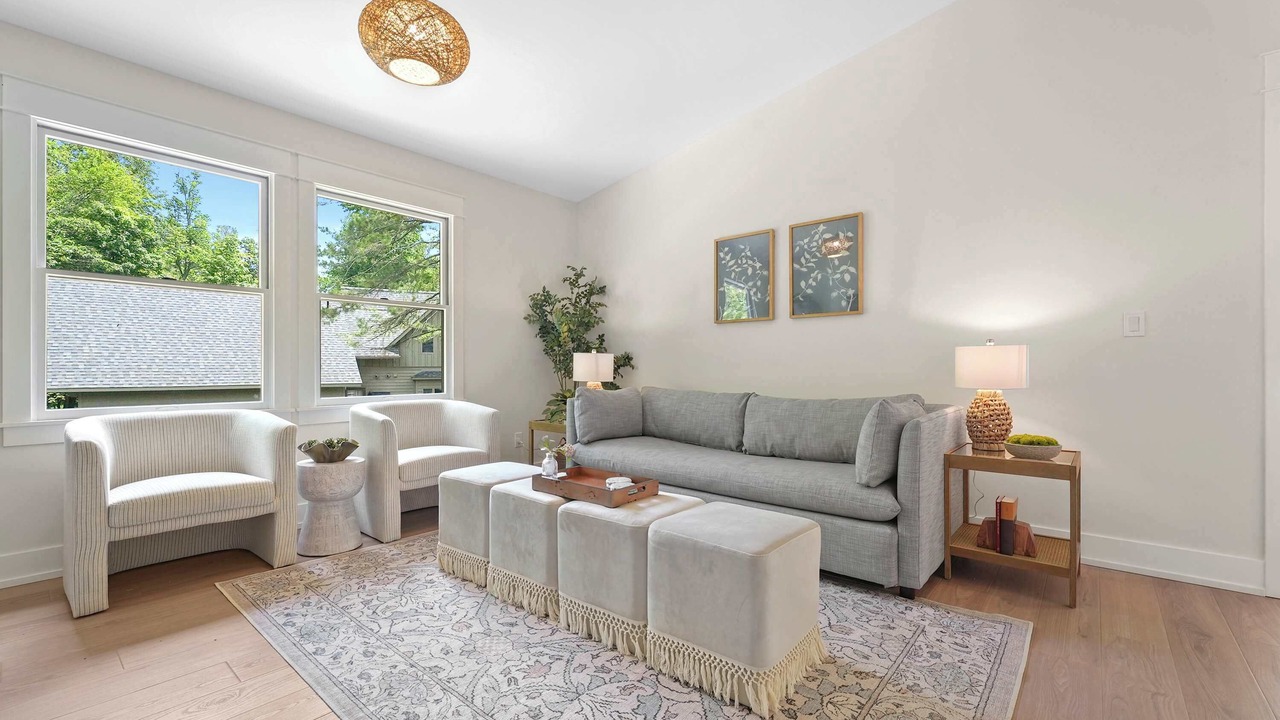 Photo of Livingroom in Empire