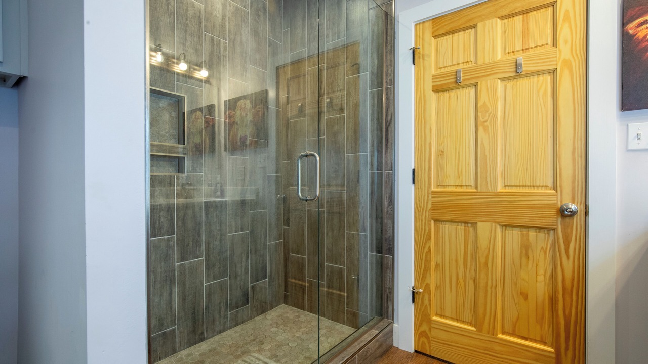 Photo of Bathroom in Etta