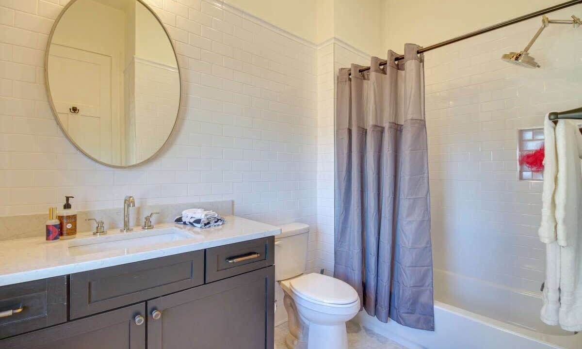 Photo of Bathroom in Hitch Village - Fred Wessels Homes
