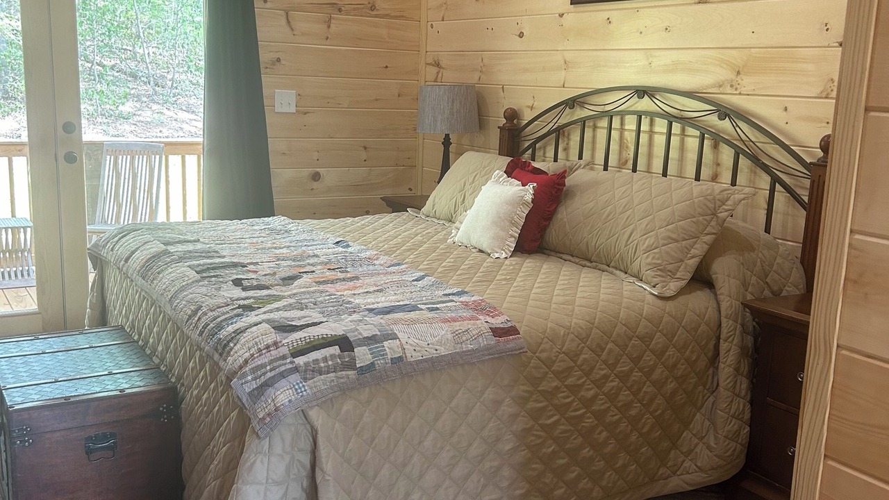 Photo of Bedroom in Northport