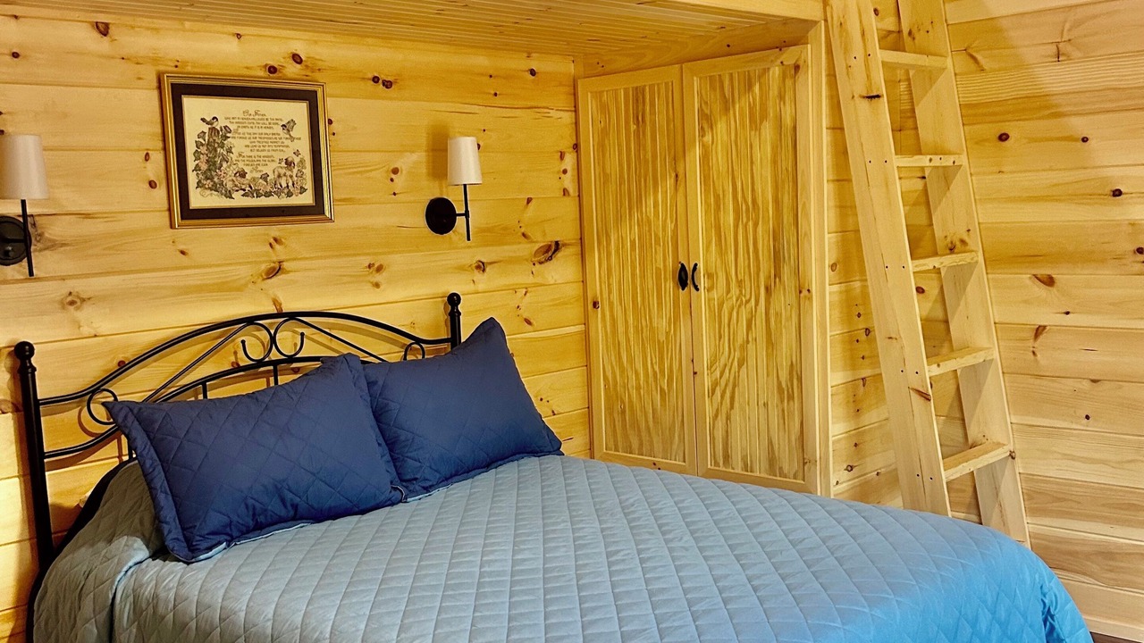 Photo of Bedroom in Northport