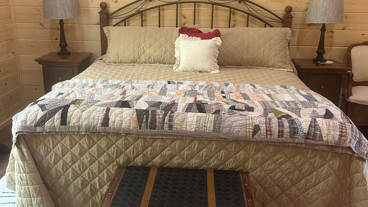 Photo of Bedroom in Northport