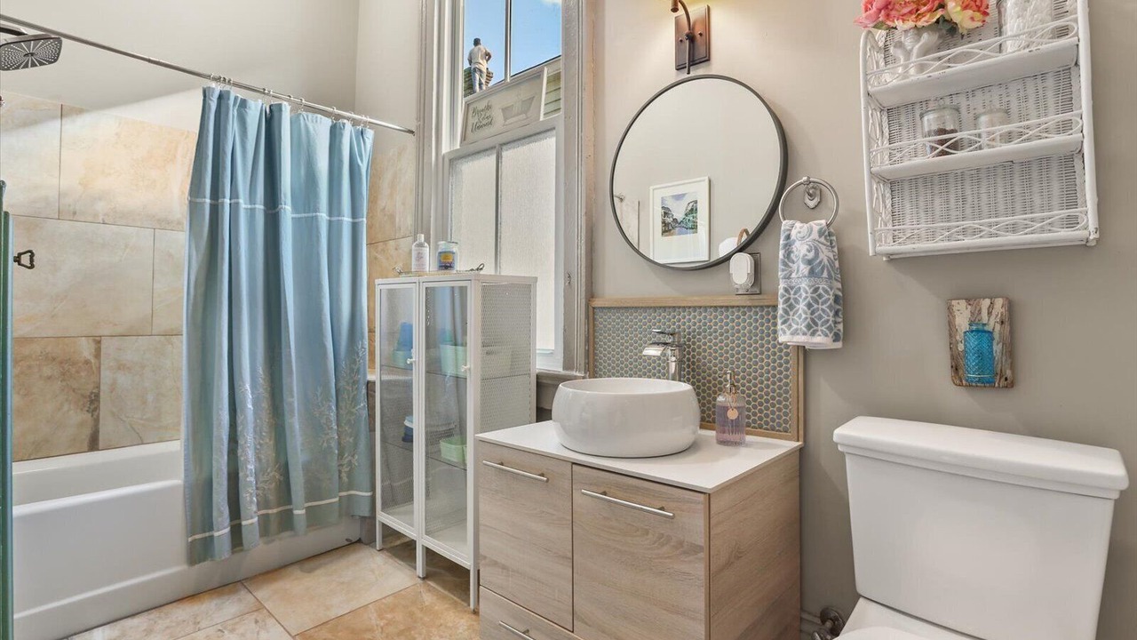 Photo of Bathroom in West Riverside