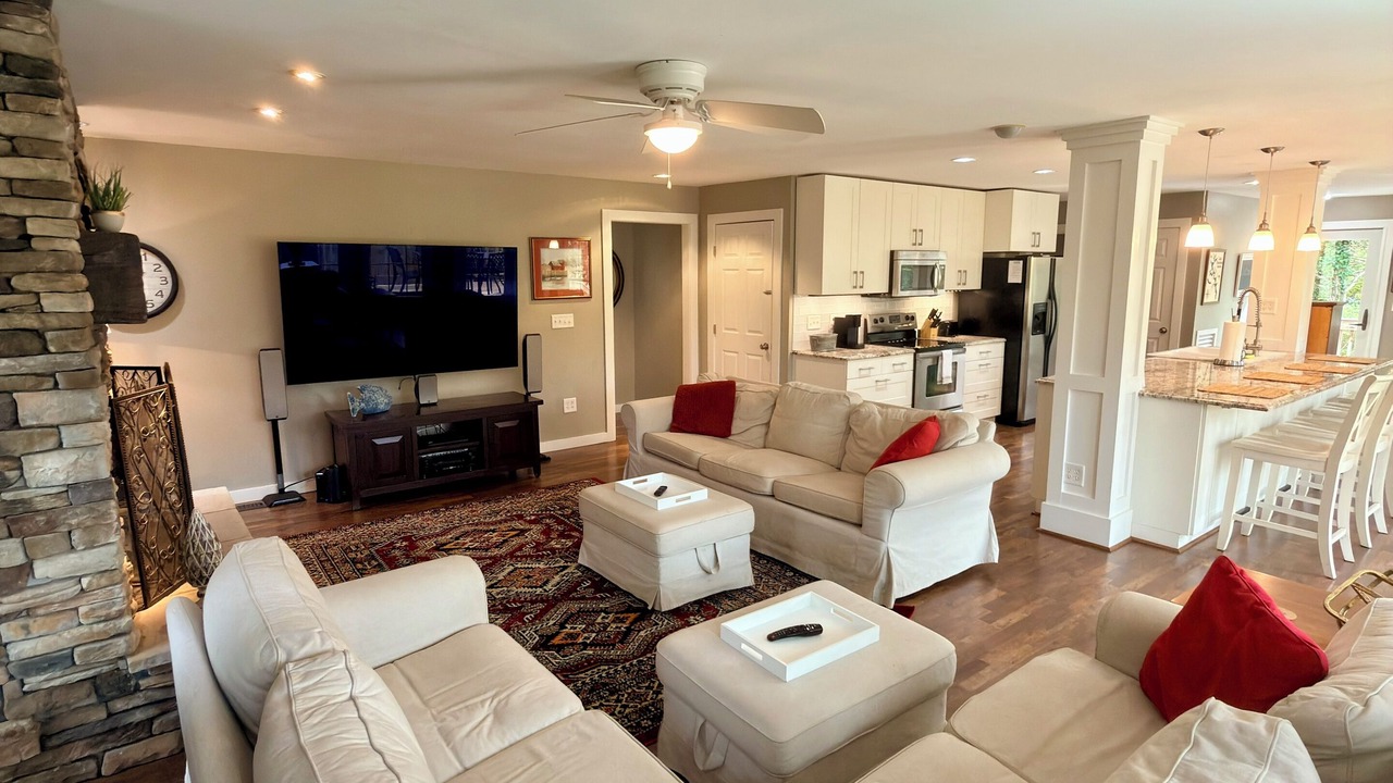 Photo of Livingroom in Northport