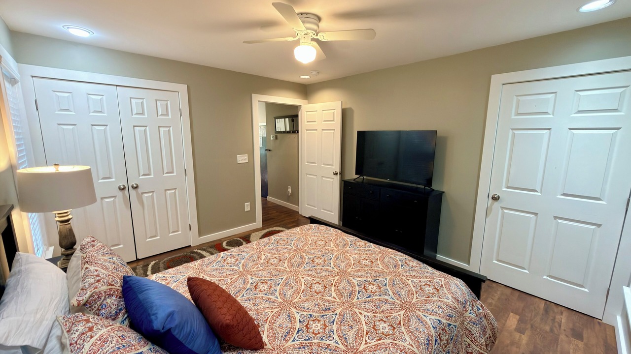 Photo of Bedroom in Northport
