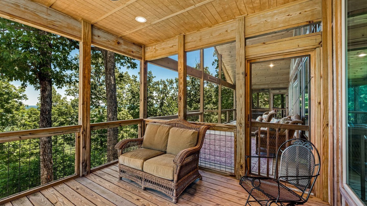 Photo of Patio Balcony in Valley Head