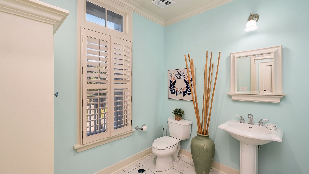 Photo of Bathroom in Beach District