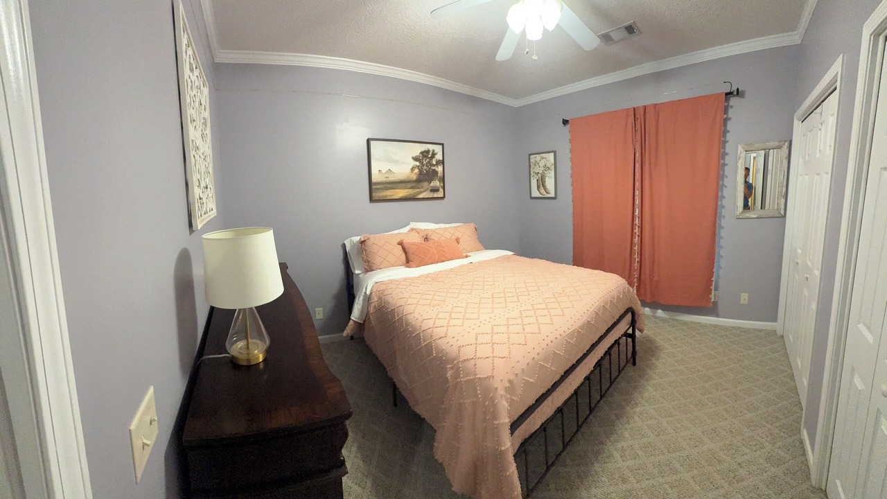 Photo of Bedroom in Cobb