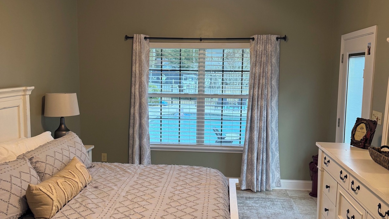 Photo of Bedroom in Cobb