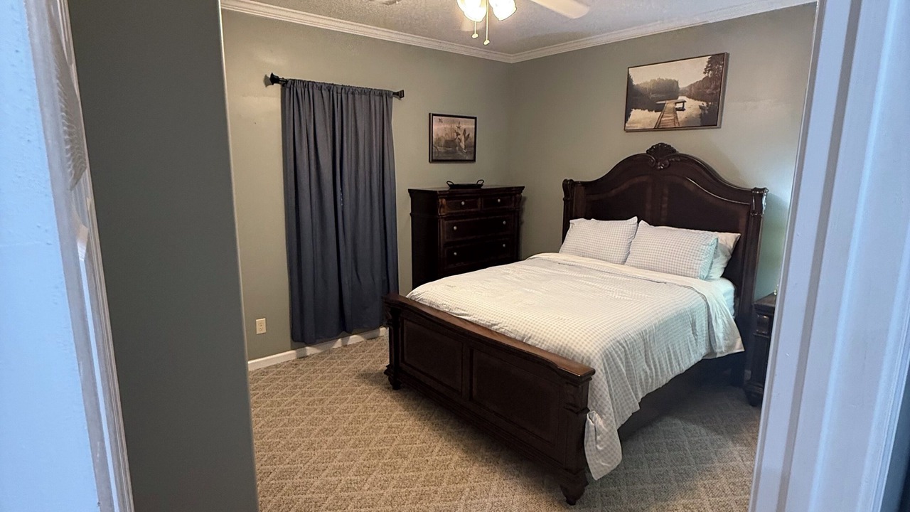 Photo of Bedroom in Cobb