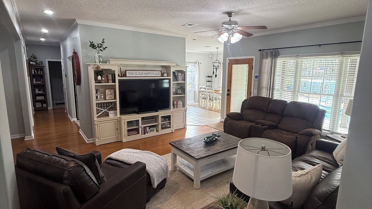 Photo of Livingroom in Cobb