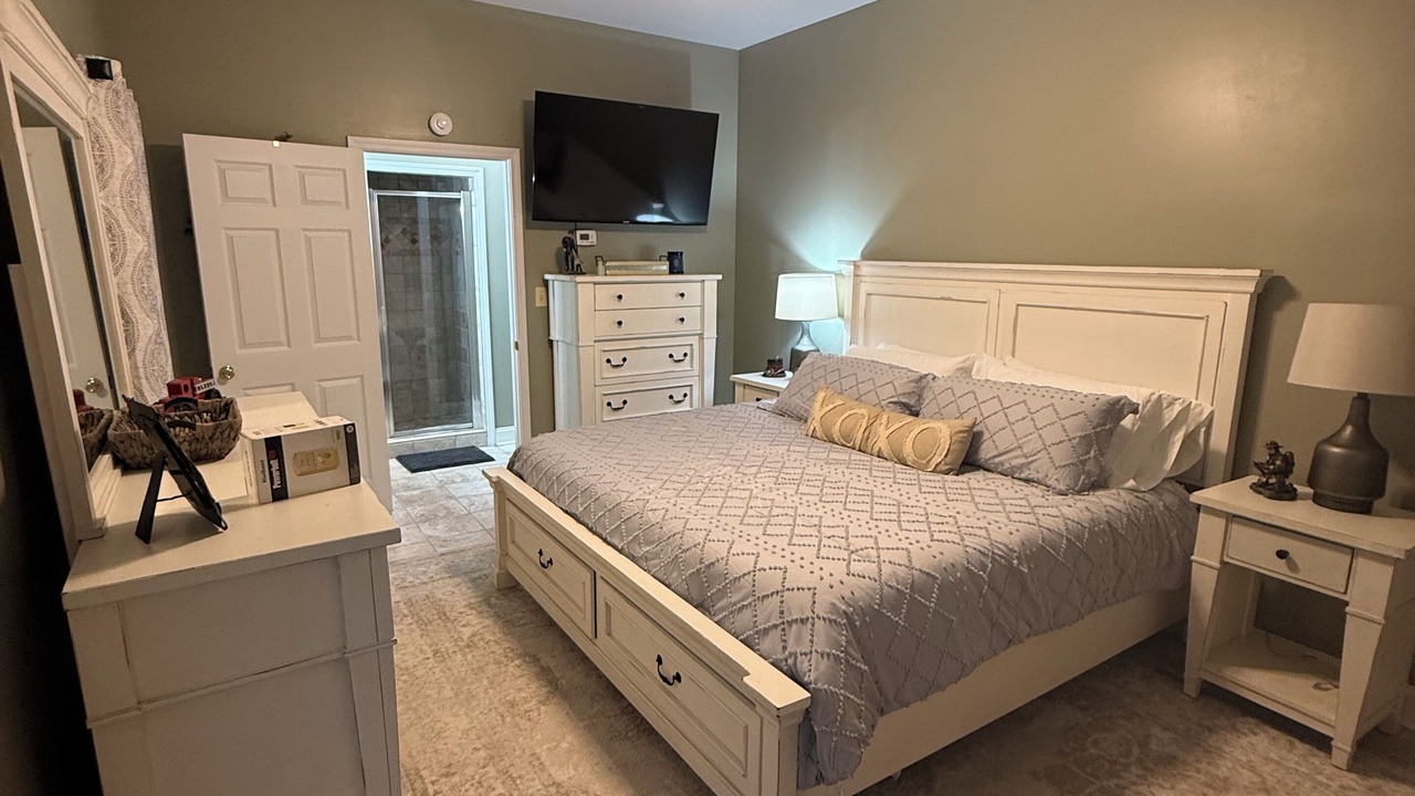 Photo of Bedroom in Cobb