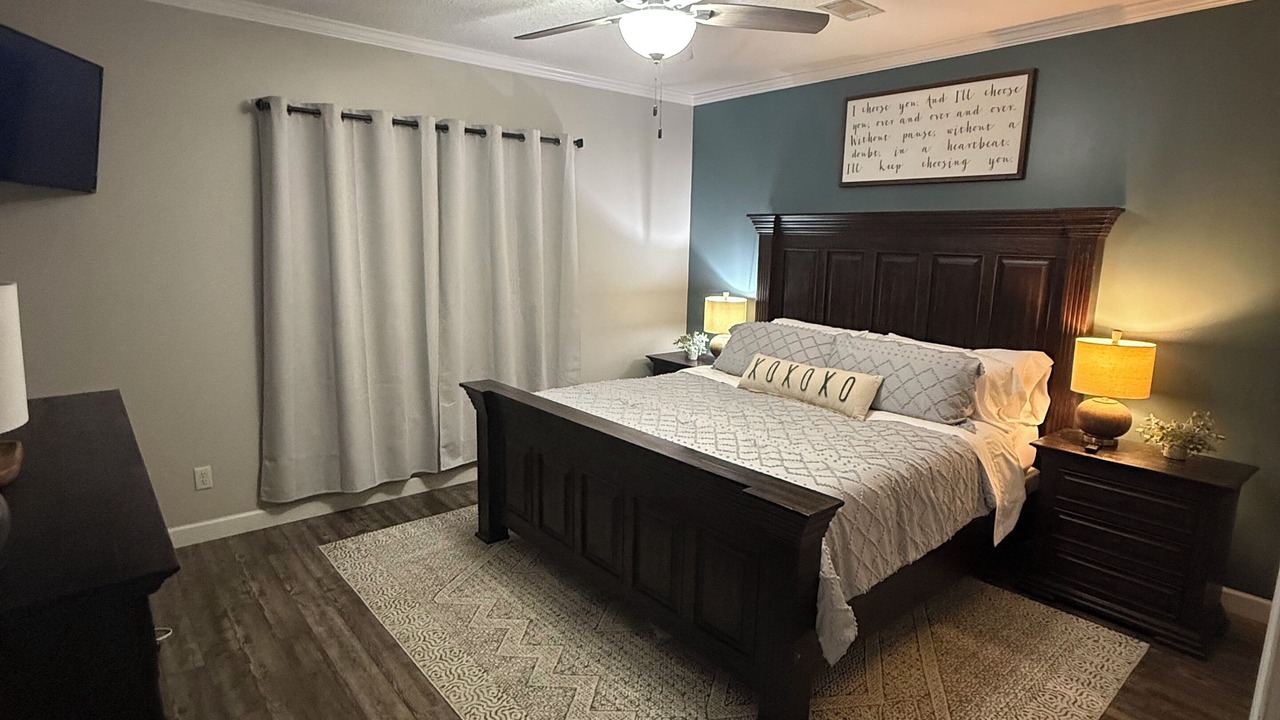 Photo of Bedroom in Cobb