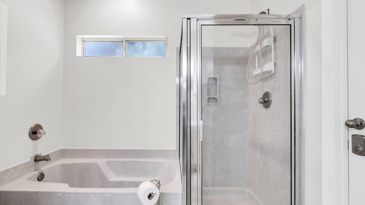 Photo of Bathroom in Clipper Cove