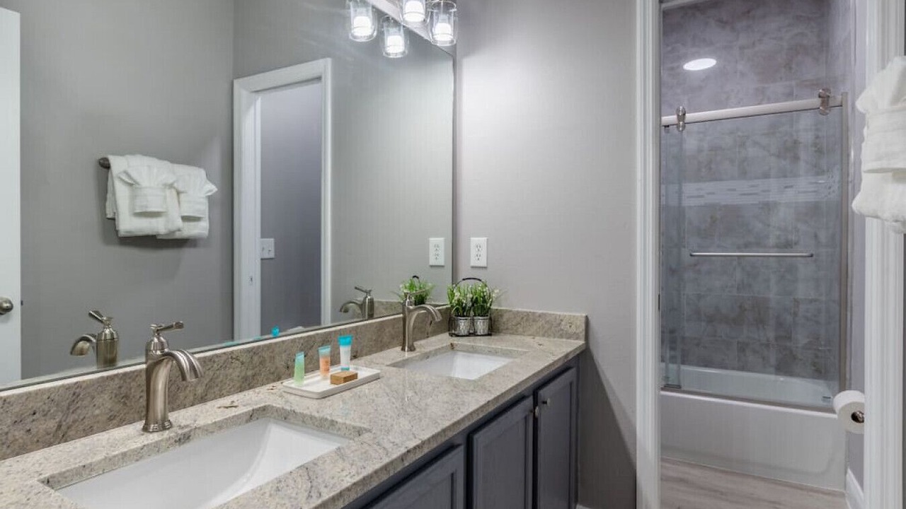 Photo of Bathroom in Sunset Ridge
